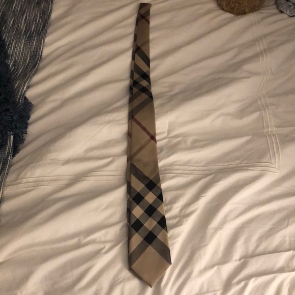 burberry modern cut tie